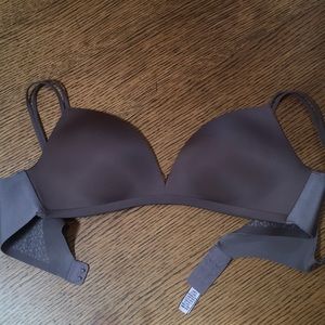 Victoria’s Secret 34B Wireless Grey Bra